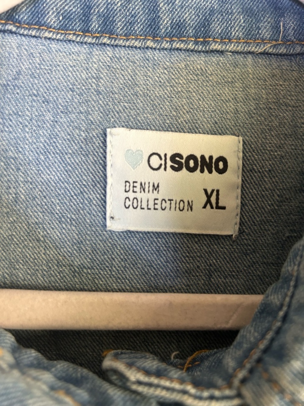 CI Song Light Wash Distressed Denim Shirt Jacket XL Button Front Festival Concer - Picture 3 of 7